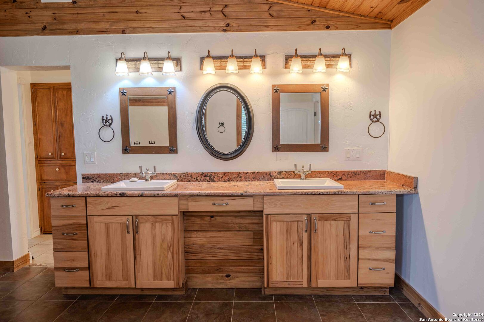 327 Otto Eckhardt Road Fredericksburg, TX 78624 - Photo 31 of 47