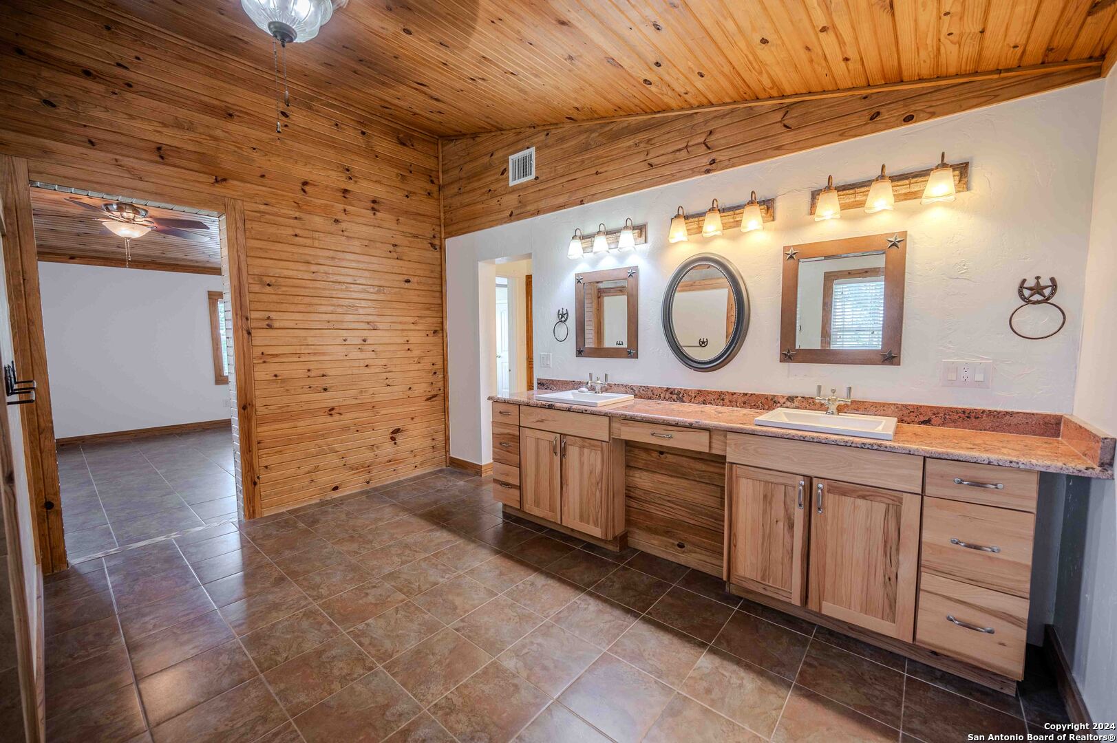 327 Otto Eckhardt Road Fredericksburg, TX 78624 - Photo 32 of 47