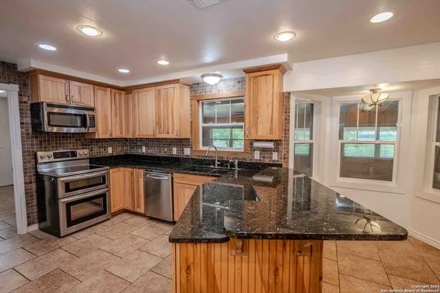 $4,500 | 327 Otto Eckhardt Road, Fredericksburg, TX 78624