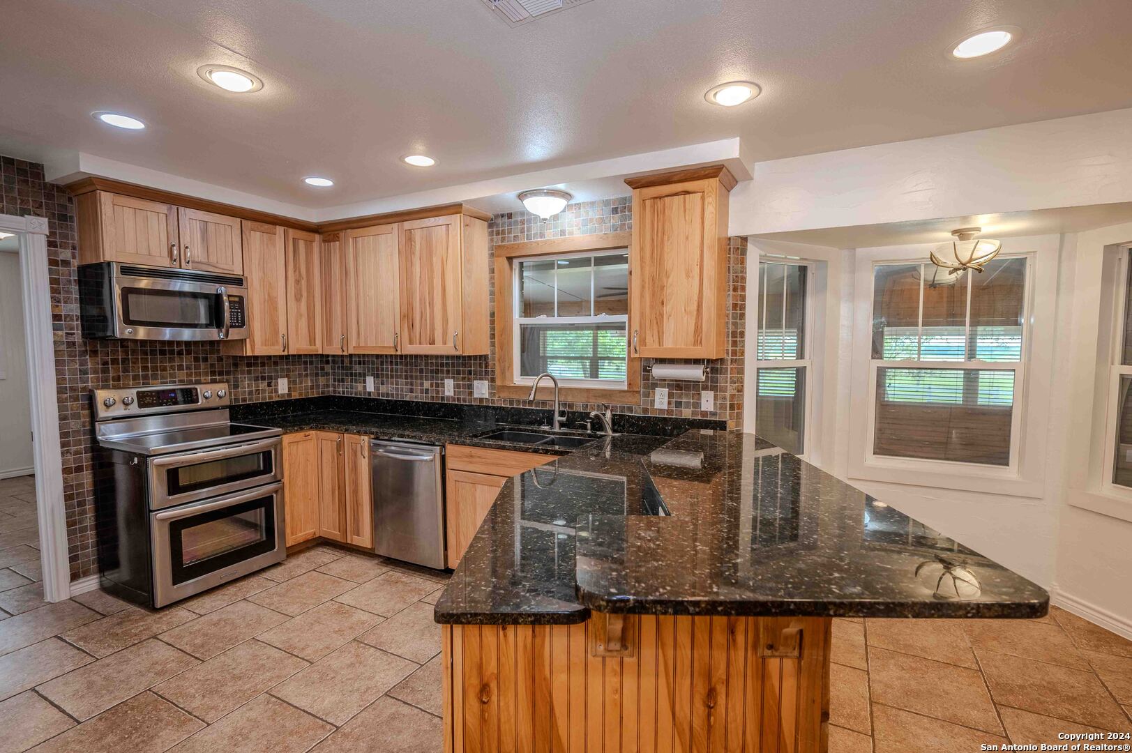 327 Otto Eckhardt Road Fredericksburg, TX 78624 - Photo 4 of 47