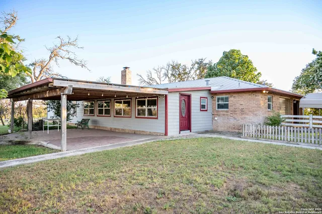 $4,500 | 327 Otto Eckhardt Road, Fredericksburg, TX 78624