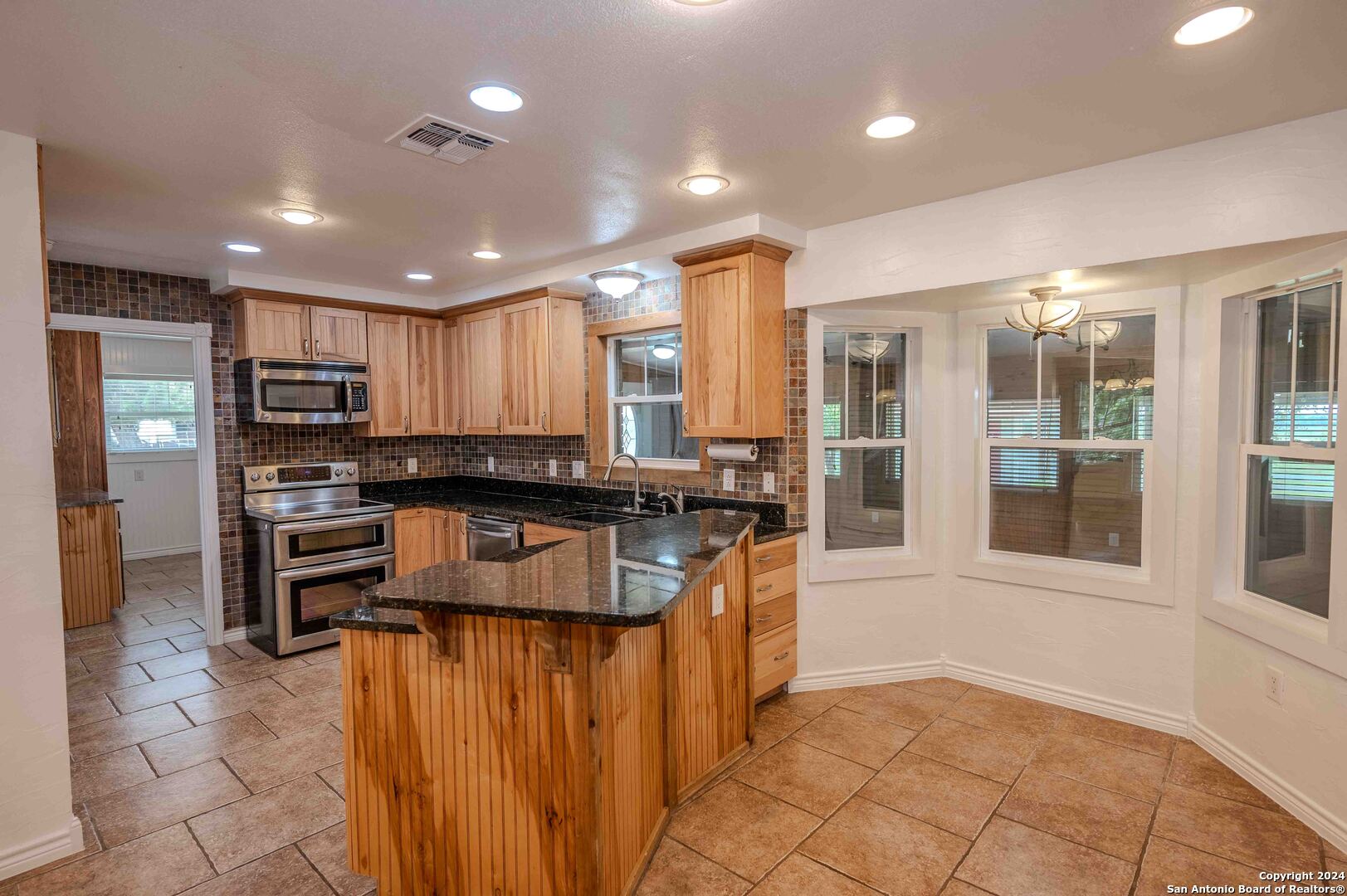 327 Otto Eckhardt Road Fredericksburg, TX 78624 - Photo 5 of 47