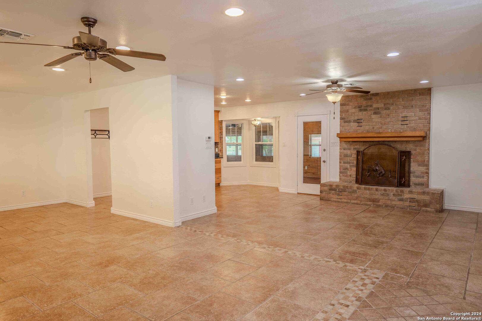 327 Otto Eckhardt Road Fredericksburg, TX 78624 - Photo 10 of 47