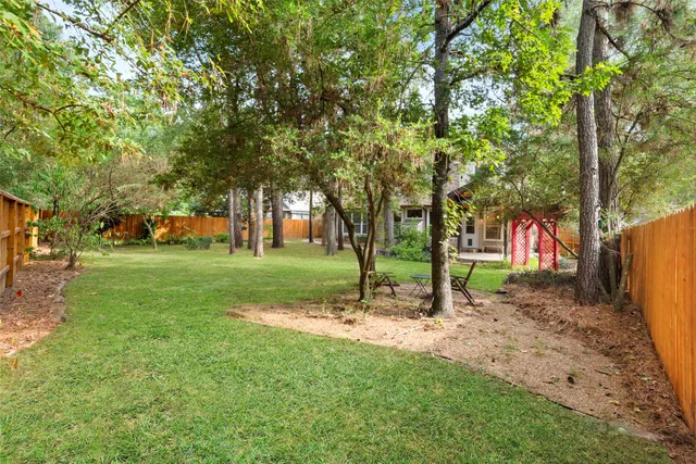 $2,895 | 18 Valley Mead Place, The Woodlands, TX 77384