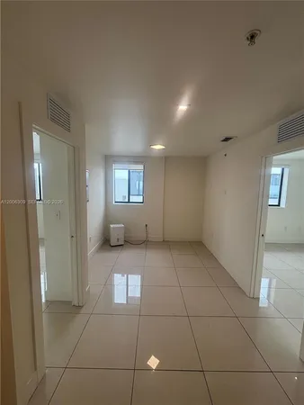 $1,995 | 821 Southwest 18th Avenue, Unit 205, Miami, FL 33135