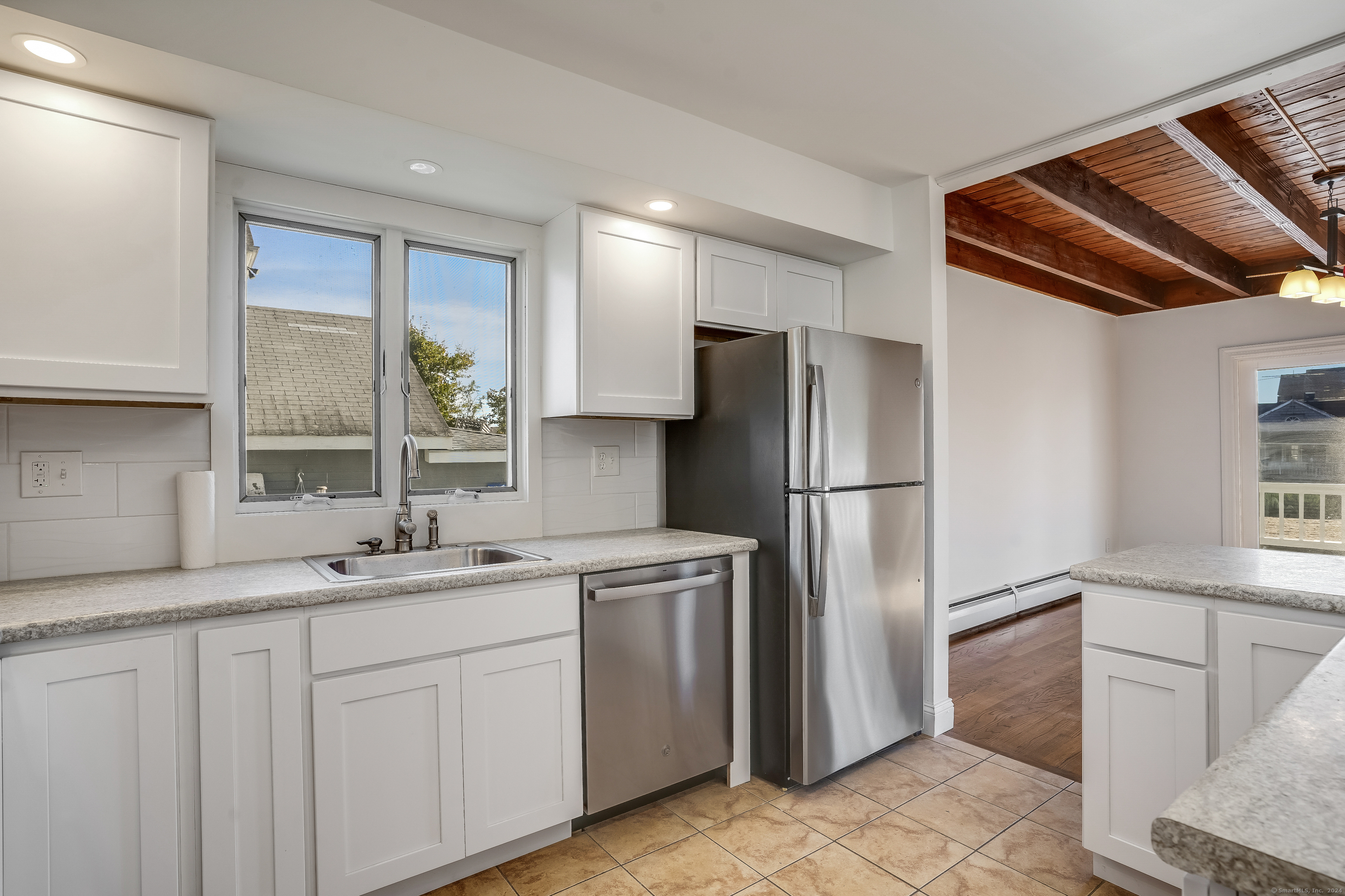 87 Old Dam Road Fairfield, CT 06824 - Photo 11 of 39