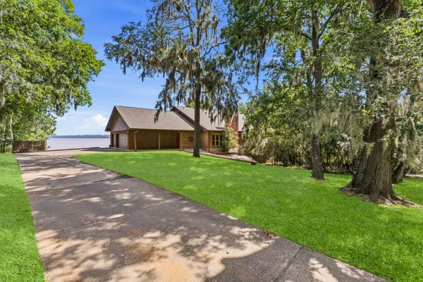 $800,000 | 22365 La Jolla Court, Point Blank, TX 77364