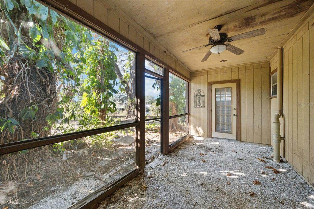 860 South Beneva Road Sarasota, FL 34232 - Photo 30 of 64 a view of entryway