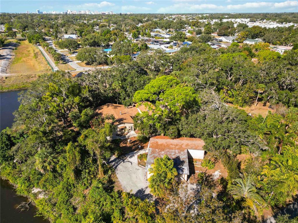 860 South Beneva Road Sarasota, FL 34232 - Photo 39 of 64 a view of outdoor space