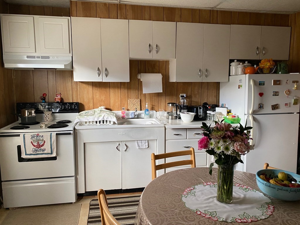 183 Earle Street Fall River, MA 02723 - Photo 5 of 16 Gallery Image 5