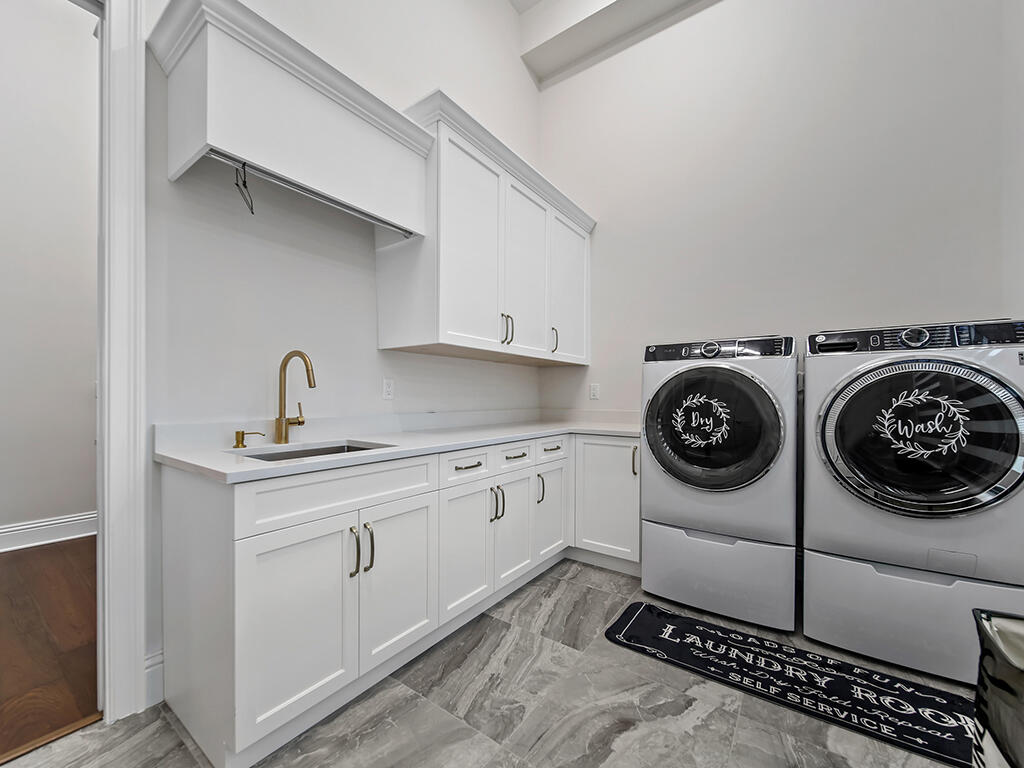 81 South River Road Stuart, FL 34996 - Photo 69 of 78 laundry1web