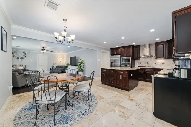 $2,800 | 3815 April Lane, Houston, TX 77092