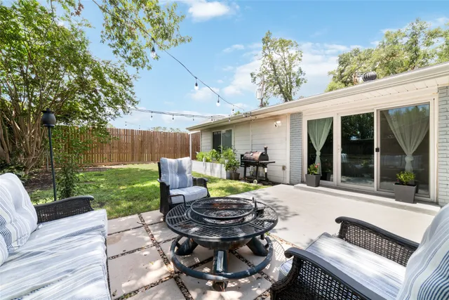 $2,800 | 3815 April Lane, Houston, TX 77092