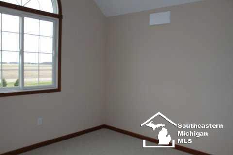 6685 Stewart Road Monroe, MI 48162 - Photo 4 of 25