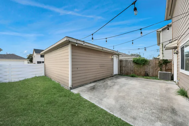 $2,000 | 1536 Kew Garden Drive, Houston, TX 77047