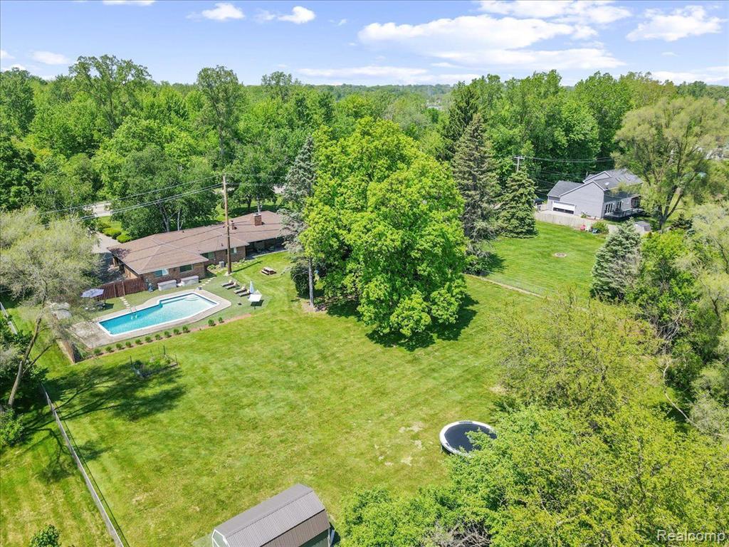 1933 John R Road Rochester Hills, MI 48307 - Photo 7 of 60