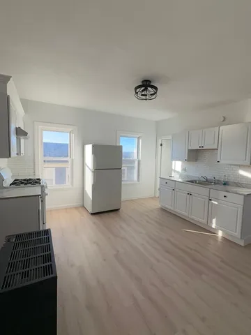 $2,300 | 11 Alpine Street, Unit 3, Worcester, MA 01610