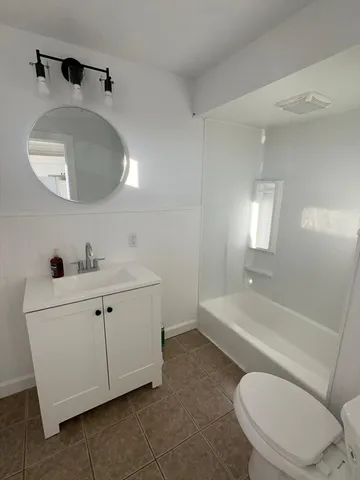 $2,300 | 11 Alpine Street, Unit 3, Worcester, MA 01610