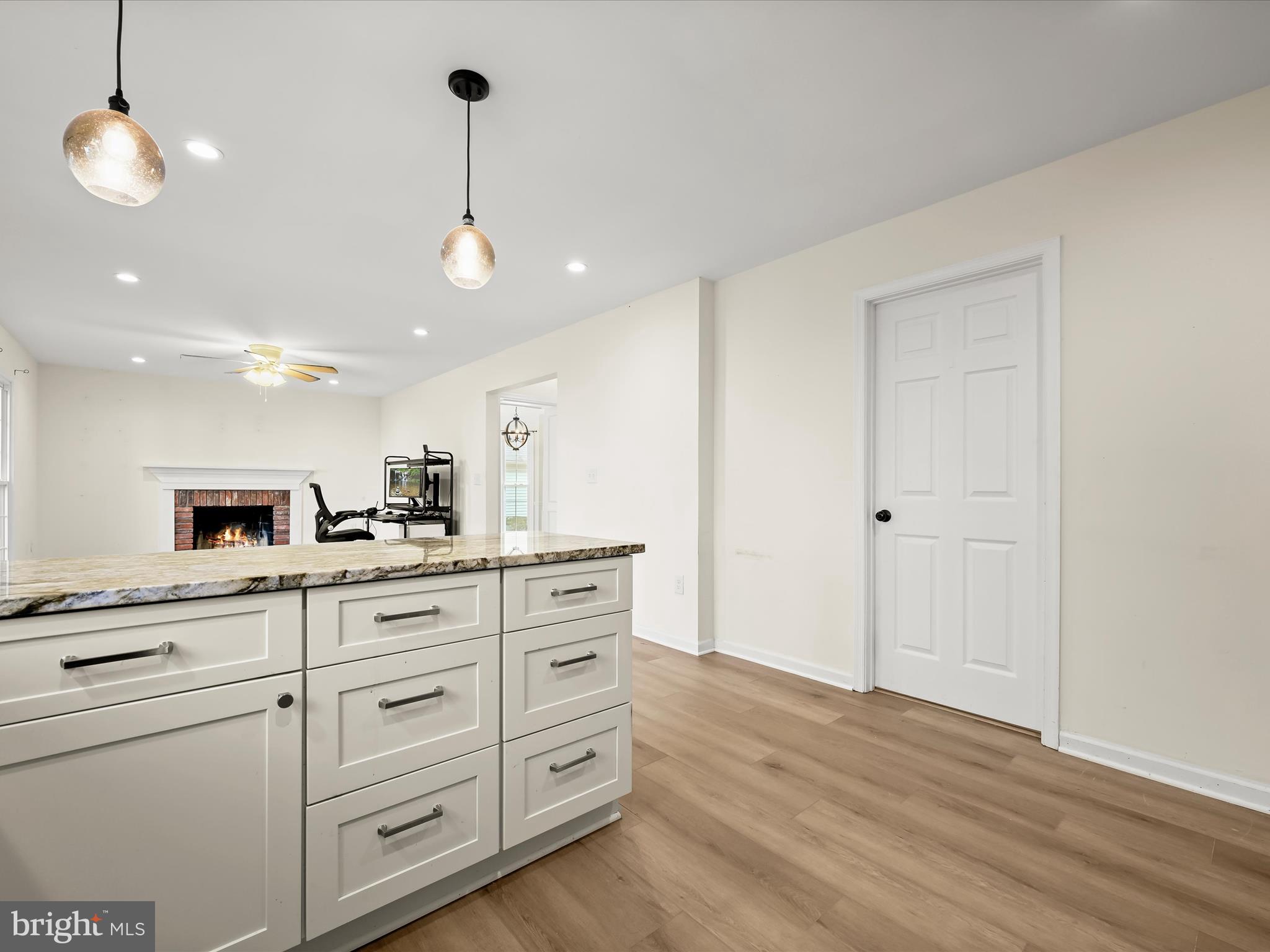 8806 Admiral Drive Laurel, MD 20708 - Photo 20 of 59 Peninsula island & laundry access