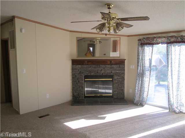 155 Red Brick Road Lexington, NC 27295 - Photo 2 of 6 Living Room.