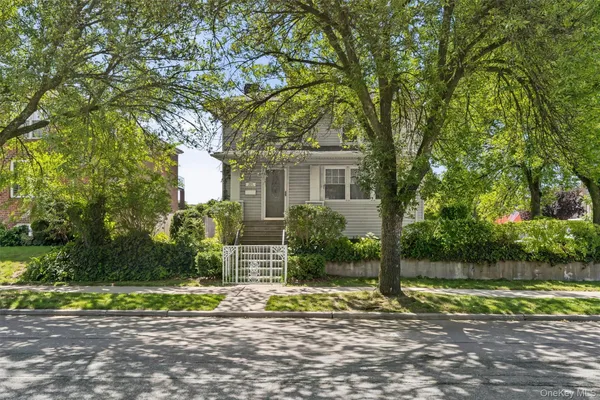 $824,999 | 2950 Randall Avenue | Throgs Neck