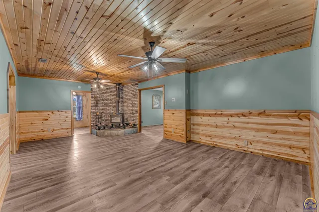 $239,900 | 620 108 Road, Delia, KS 66418