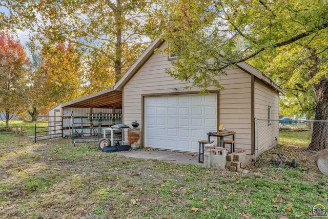 $239,900 | 620 108 Road, Delia, KS 66418