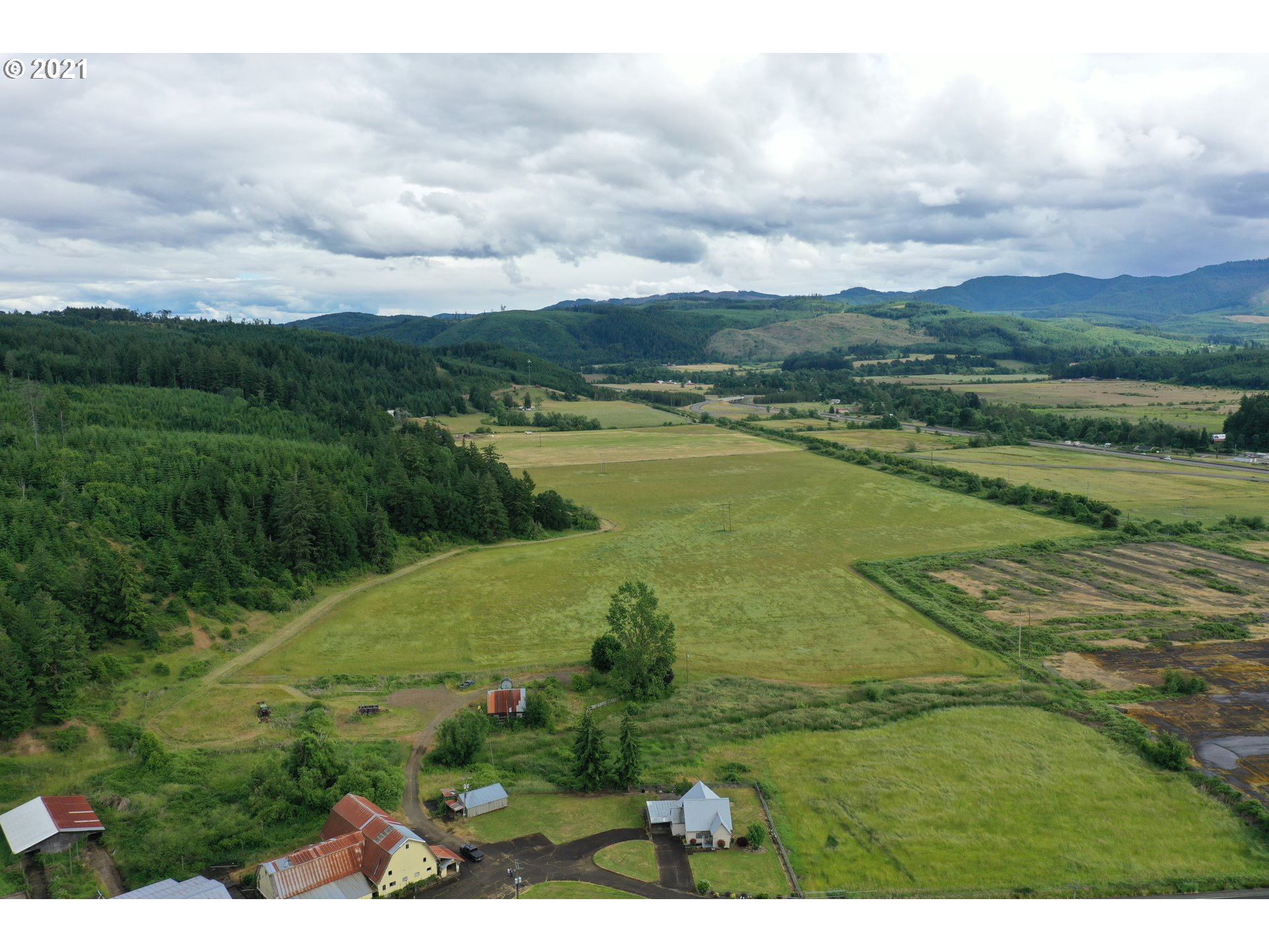9040 Fort Hill Road Willamina, OR 97396 - Photo 2 of 27 a view of an ocean and a yard