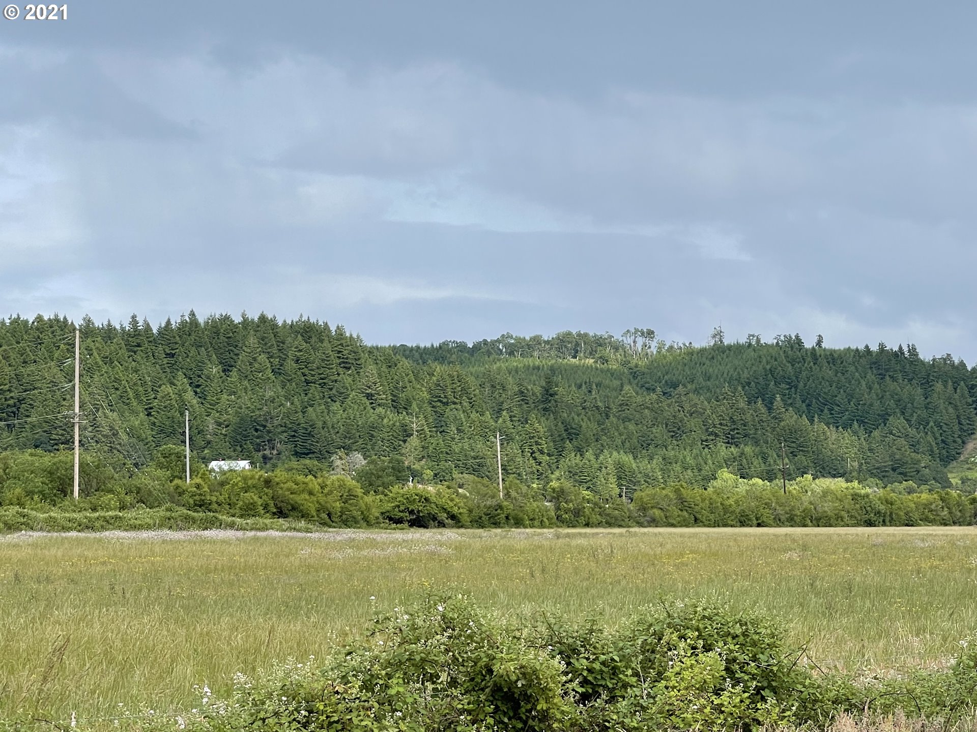 9040 Fort Hill Road Willamina, OR 97396 - Photo 25 of 27 a view of outdoor space and mountain view