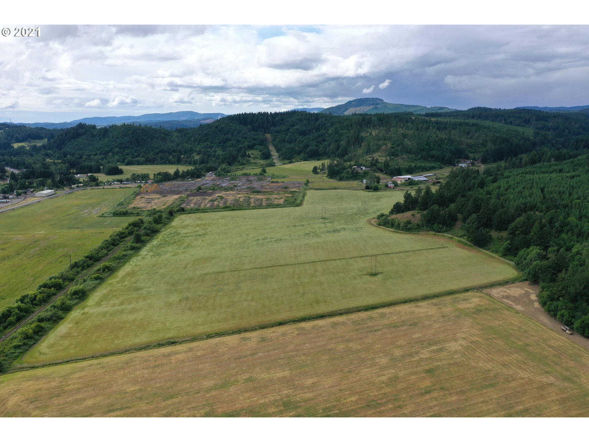 9040 Fort Hill Road Willamina, OR 97396 - Photo 8 of 27 a view of a city