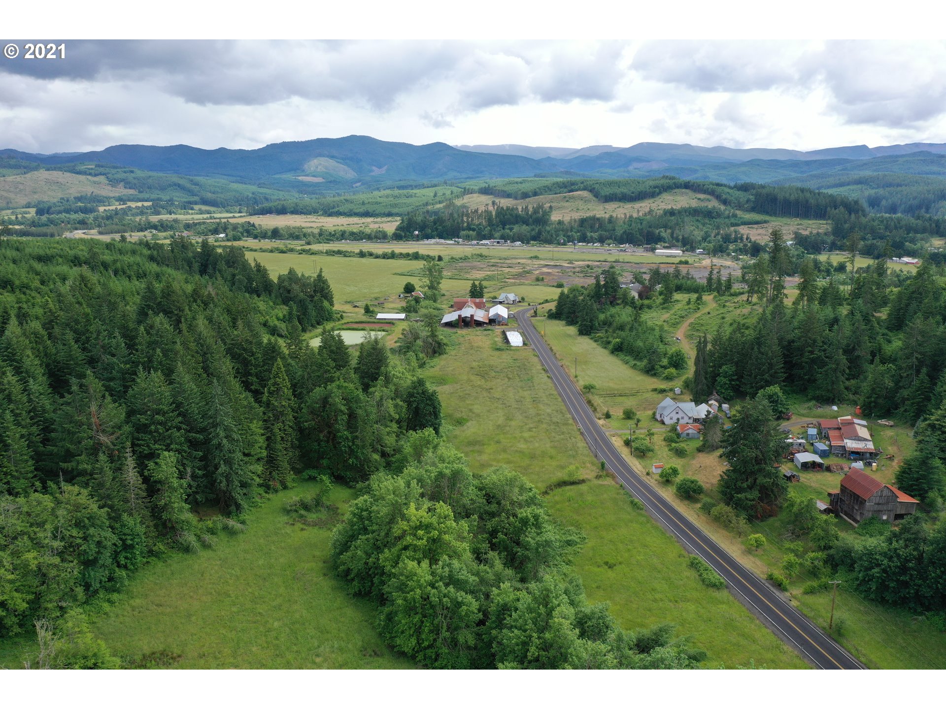 9040 Fort Hill Road Willamina, OR 97396 - Photo 10 of 27 a view of lake and mountain view