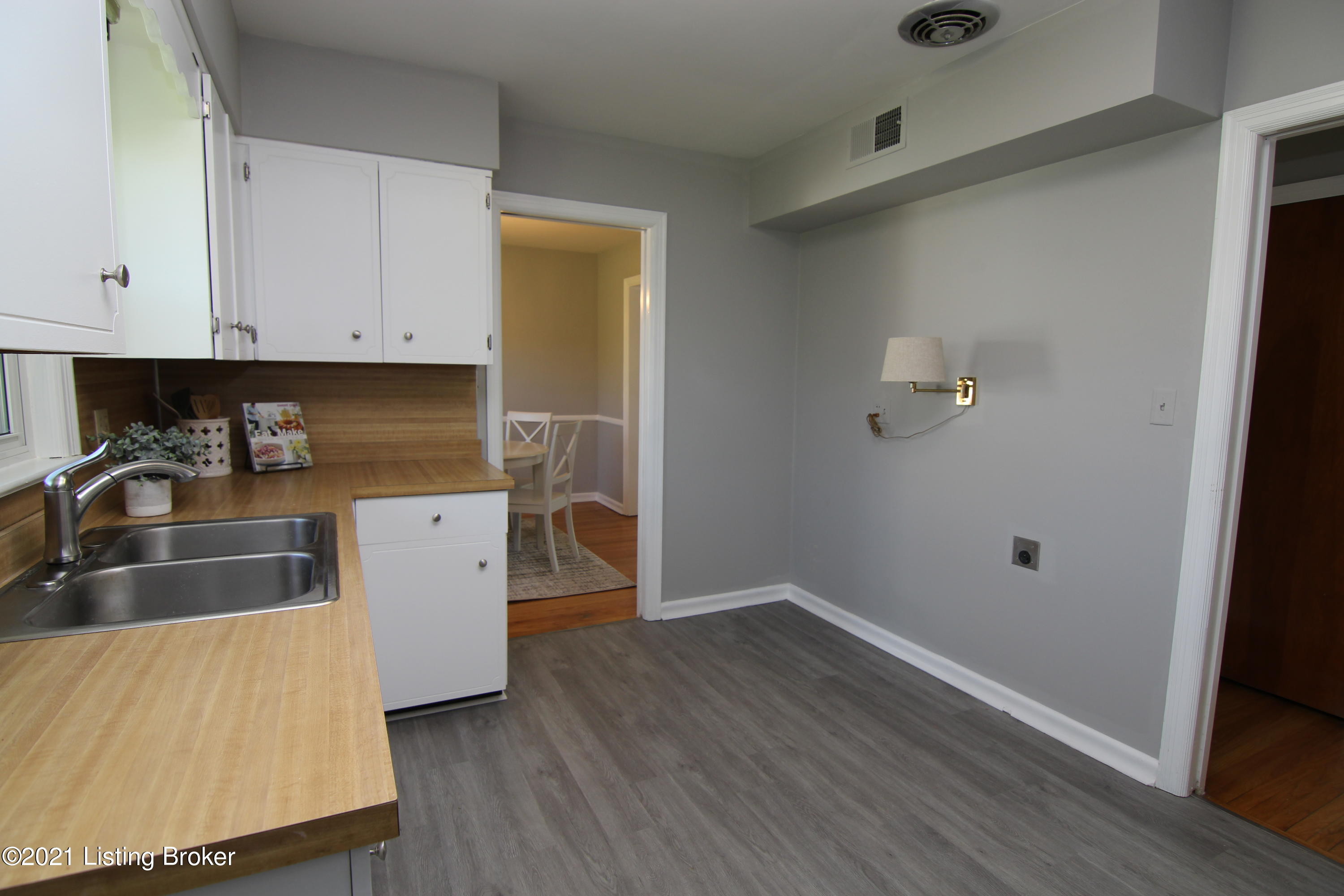 4605 Tween Road Louisville, KY 40207 - Photo 20 of 46 IMG_1112