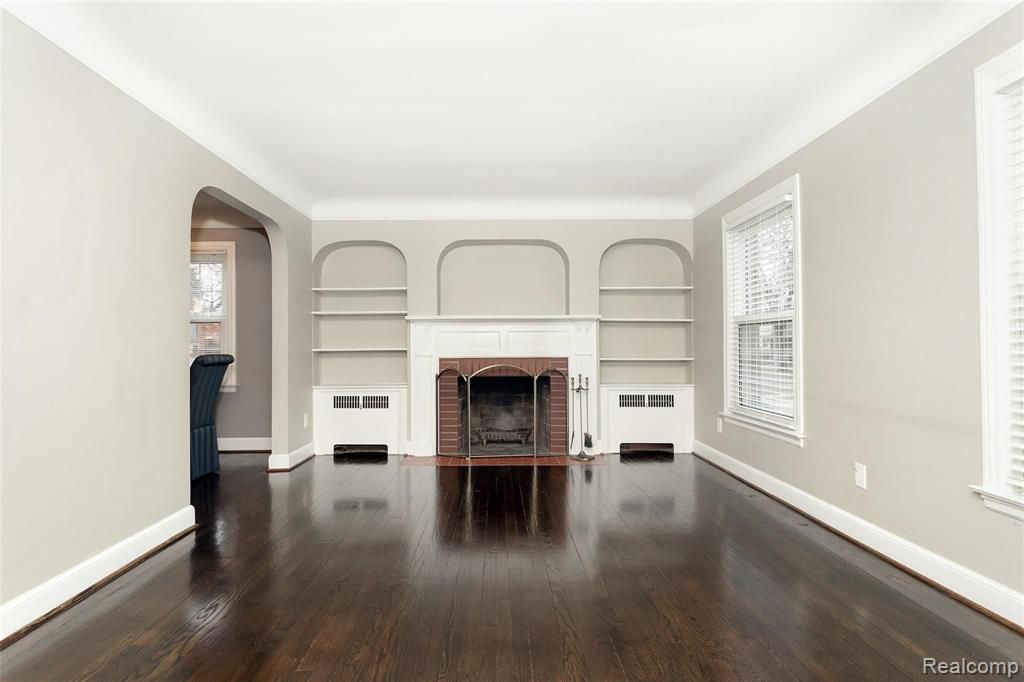 377 McMillan Road Grosse Pointe Farms, MI 48236 - Photo 7 of 38
