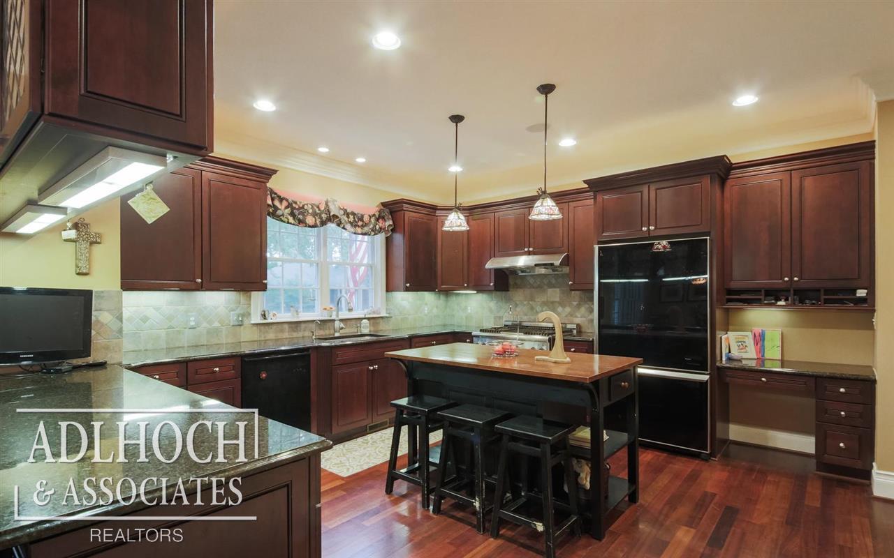 920 Shoreham Road Grosse Pointe Woods, MI 48236 - Photo 6 of 39