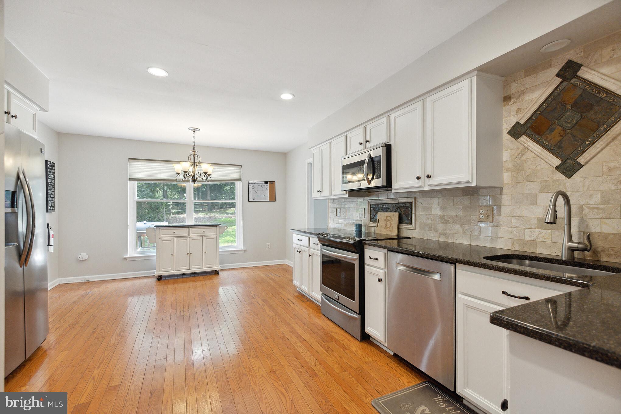 114 Strawberry Drive Shamong, NJ 08088 - Photo 4 of 30 Kitchen