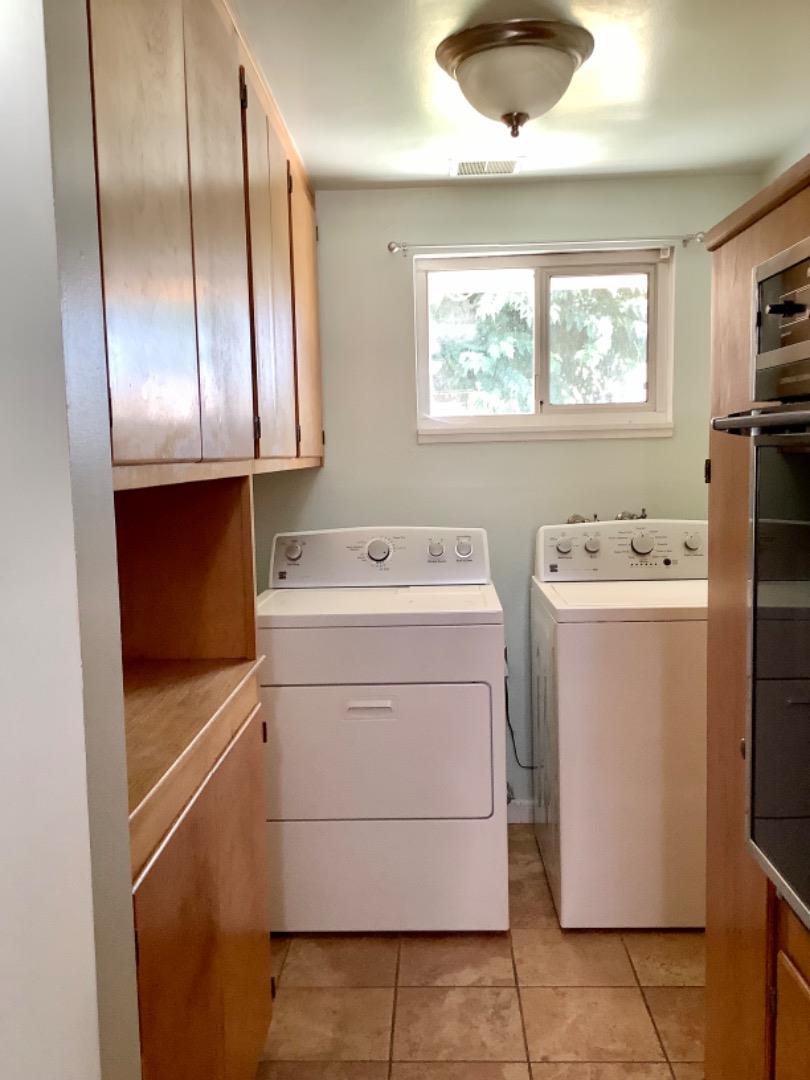 2629 El Segundo Drive Rancho Cordova, CA 95670 - Photo 26 of 63 a utility room with dryer and washer