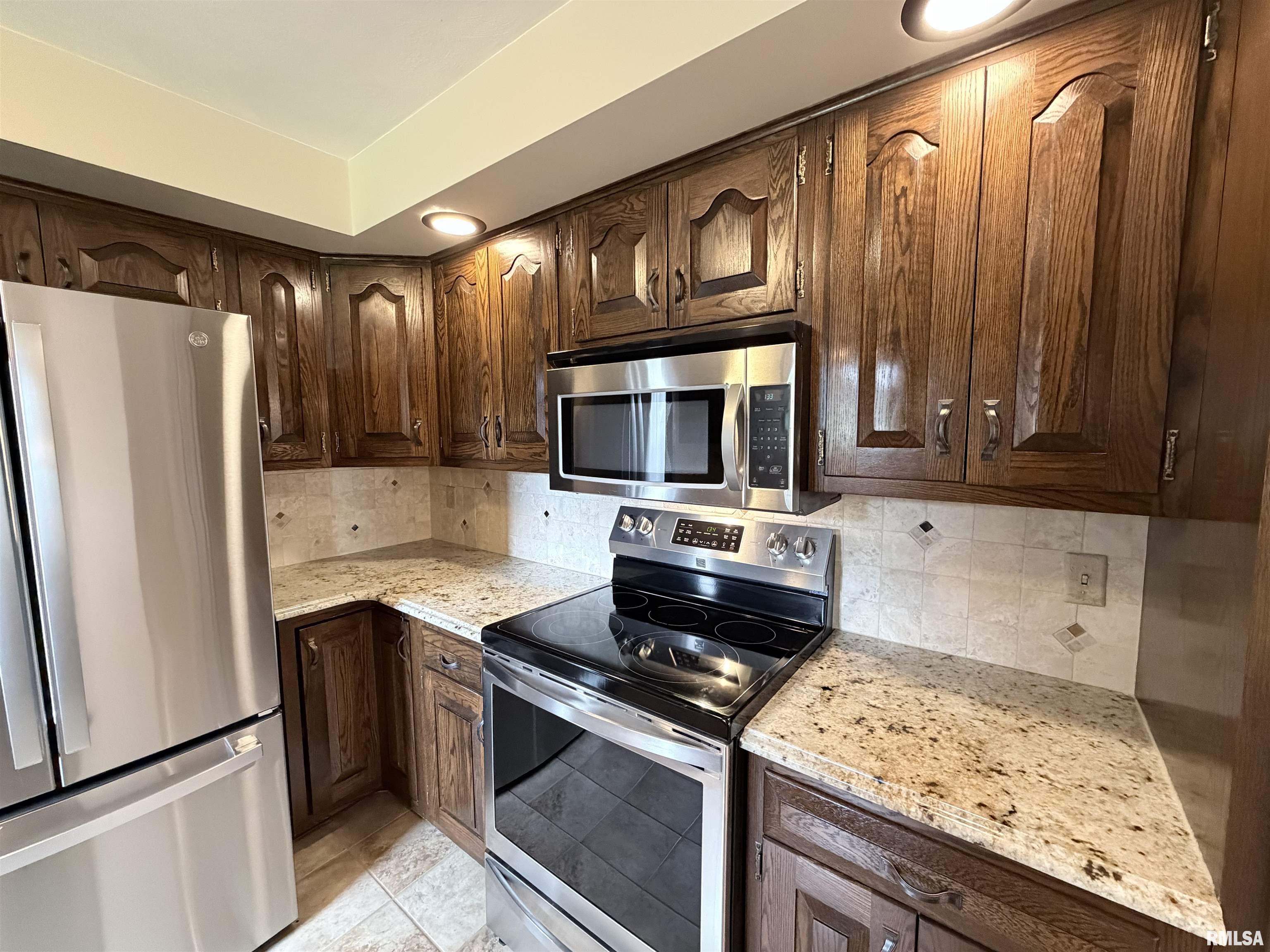 1202 Arthur Lane Metamora, IL 61548 - Photo 19 of 66