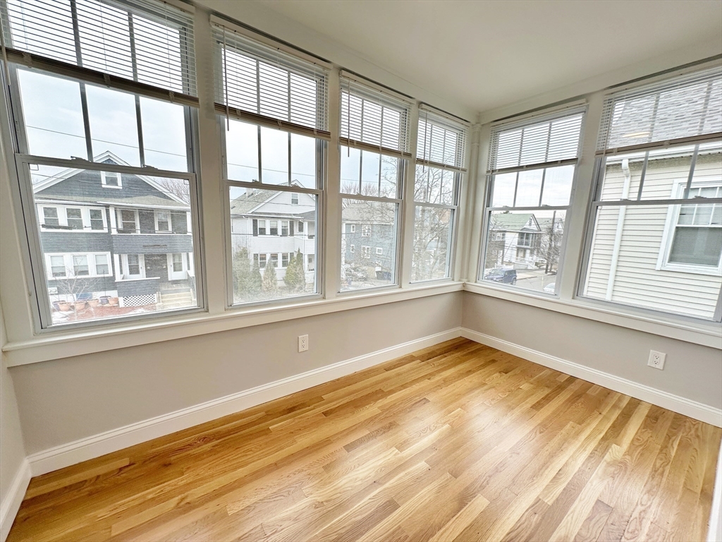 75 Governor Winthrop Road Somerville, MA 02145 - Photo 23 of 35