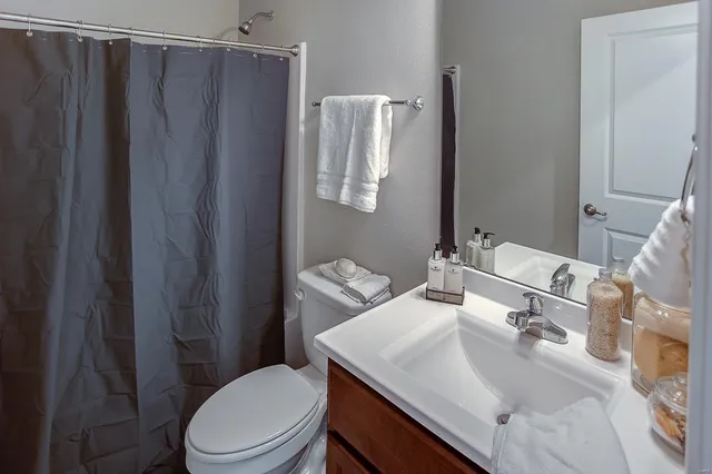 $2,050 | 8400 Allied Way, Unit A, O'Fallon, IL 62269