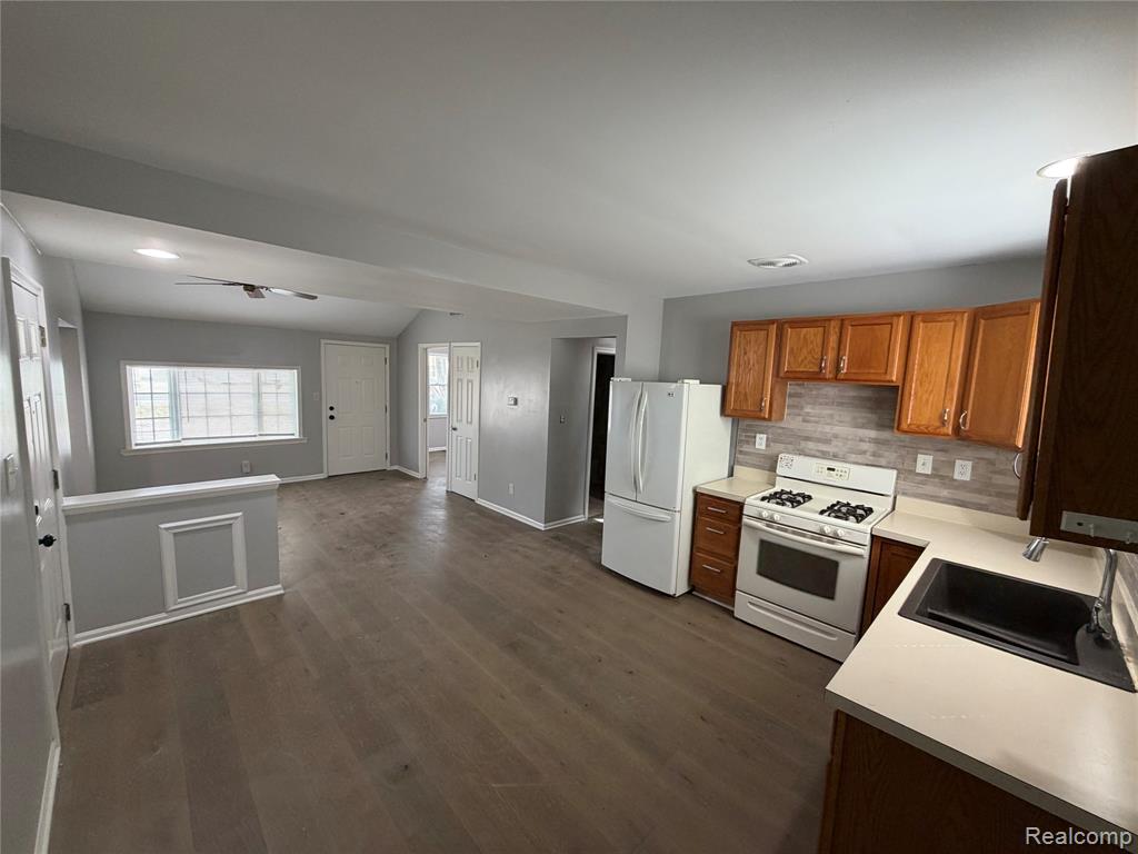 19445 Inkster Road Livonia, MI 48152 - Photo 2 of 16