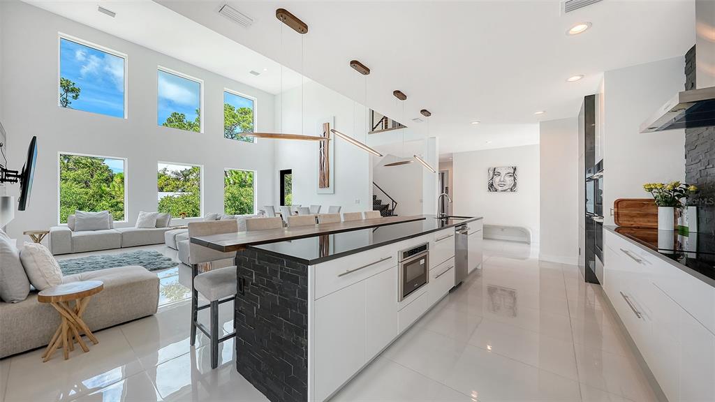 327 Roberts Road Nokomis, FL 34275 - Photo 12 of 51 Gallery Image 12