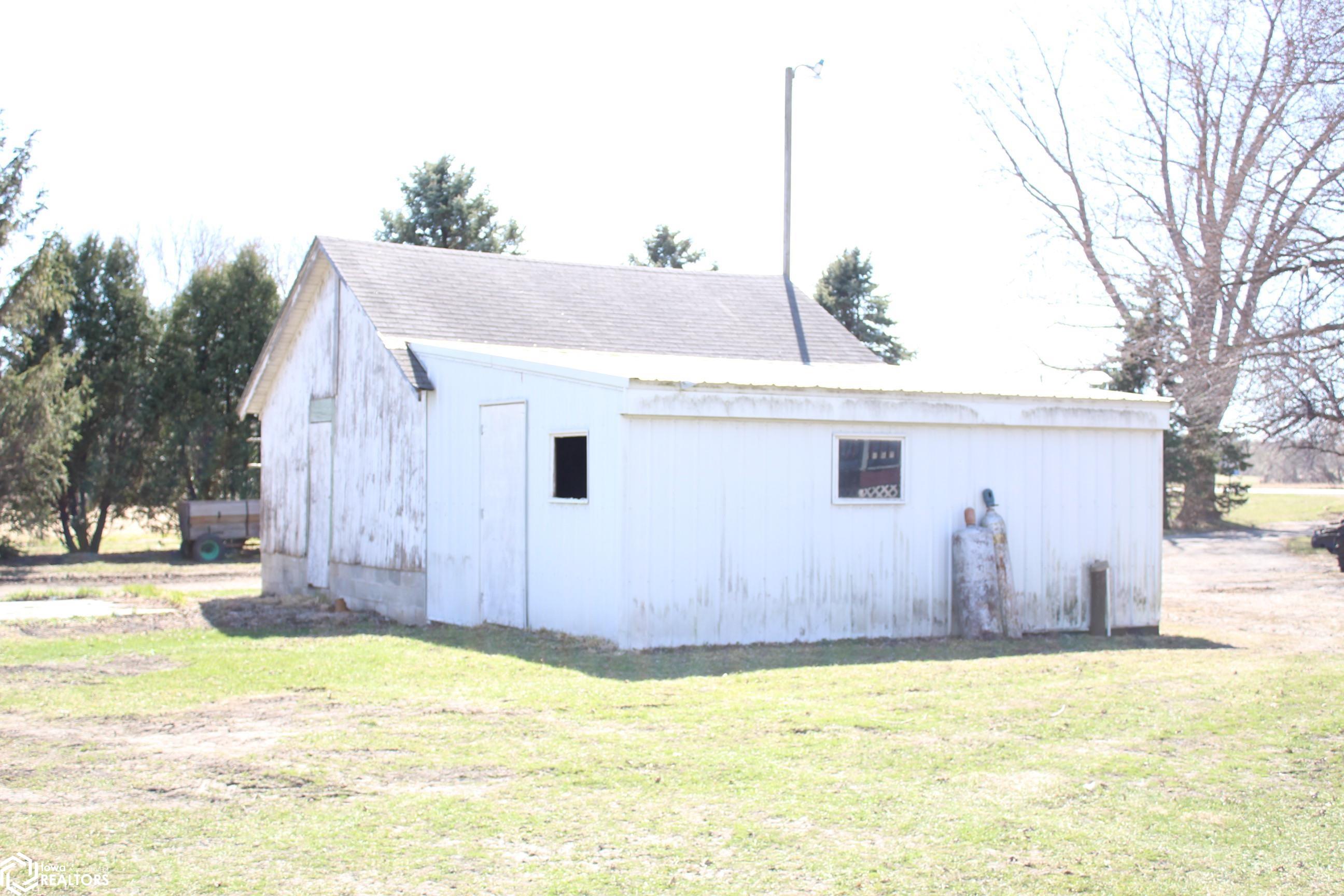 10551 Dysart Road Waterloo, IA 50701 - Photo 15 of 33 Gallery Image 15