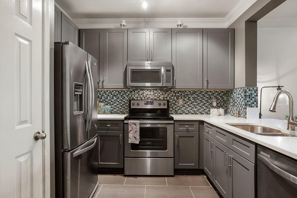 1120 Westchester Ridge Northeast Atlanta, GA 30329 - Photo 4 of 19