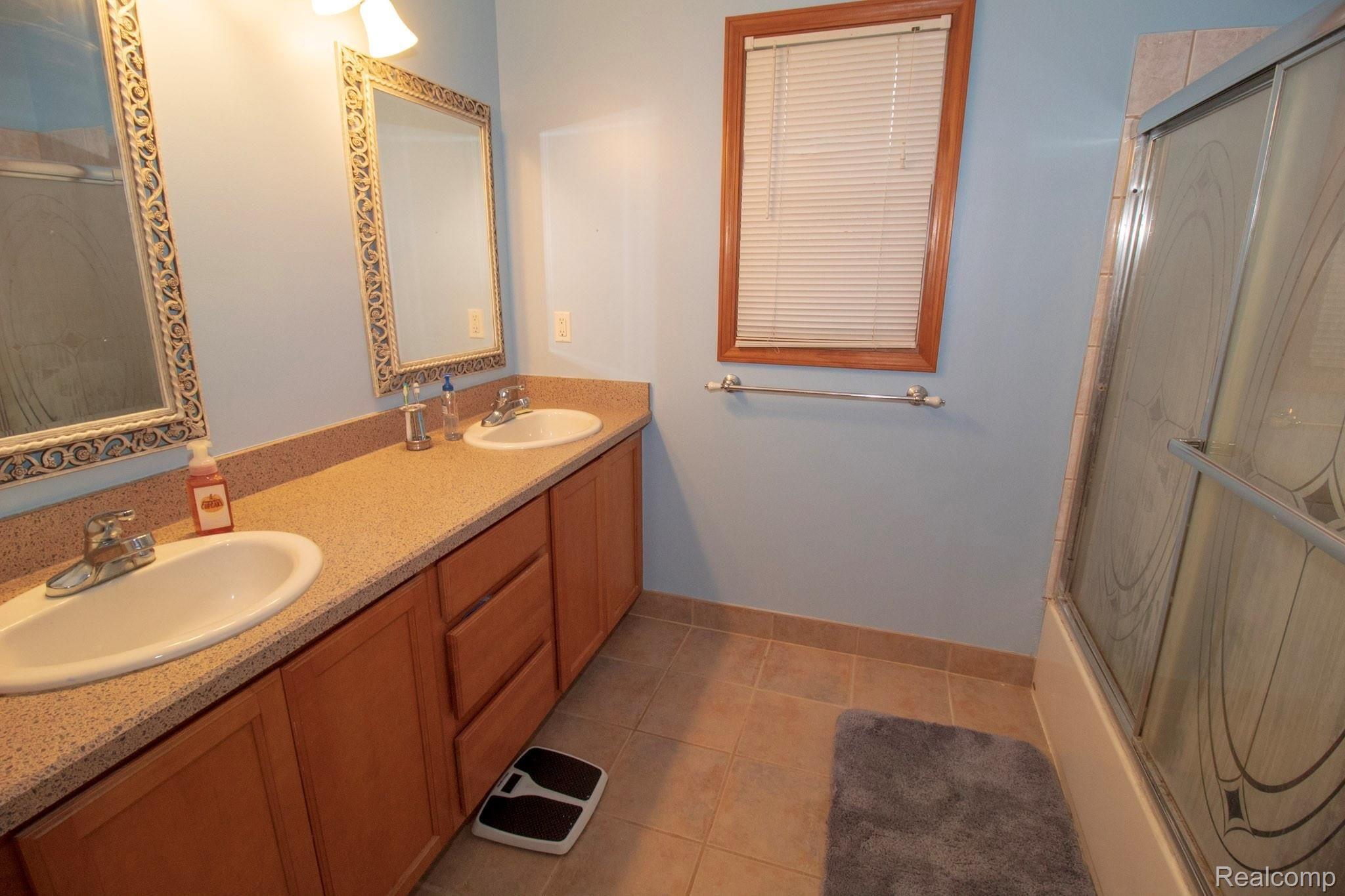 6084 Bowers Road Imlay City, MI 48444 - Photo 5 of 12 6ee89a031d2be79822680f4119da8ed3.jpg