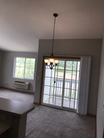 $1,775 | 1131 Silverstone Drive, Unit 1131, Carpentersville, IL 60110