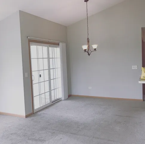 $1,775 | 1131 Silverstone Drive, Unit 1131, Carpentersville, IL 60110