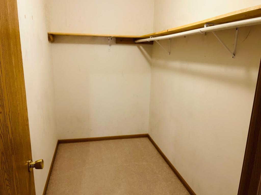 1131 Silverstone Drive, Unit 1131 Carpentersville, IL 60110 - Photo 21 of 23 a view of a small room