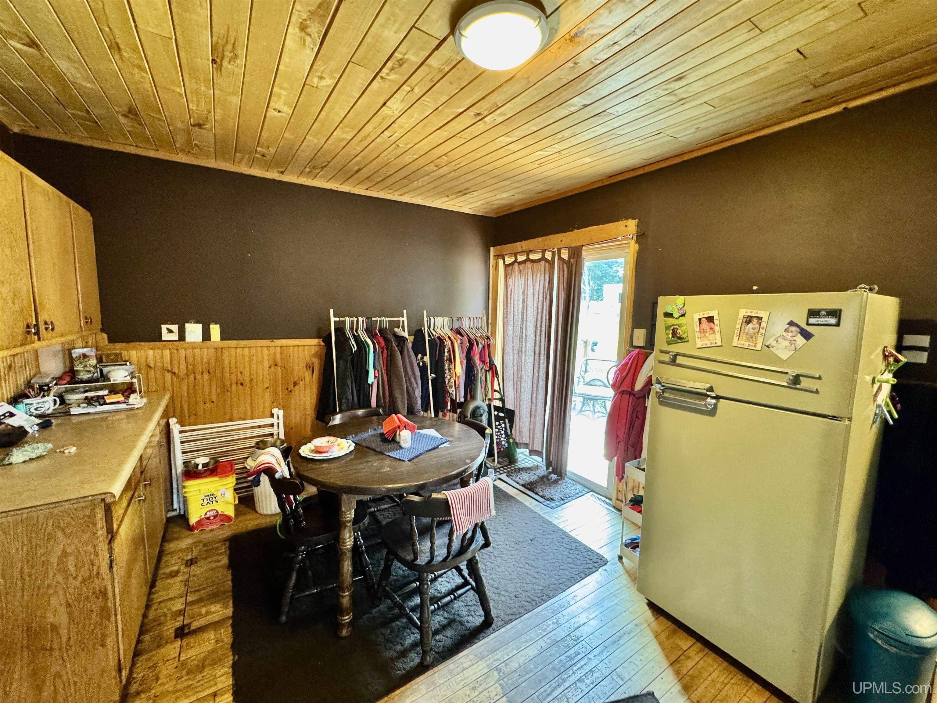 205 Kearsarge Street Calumet, MI 49913 - Photo 12 of 29