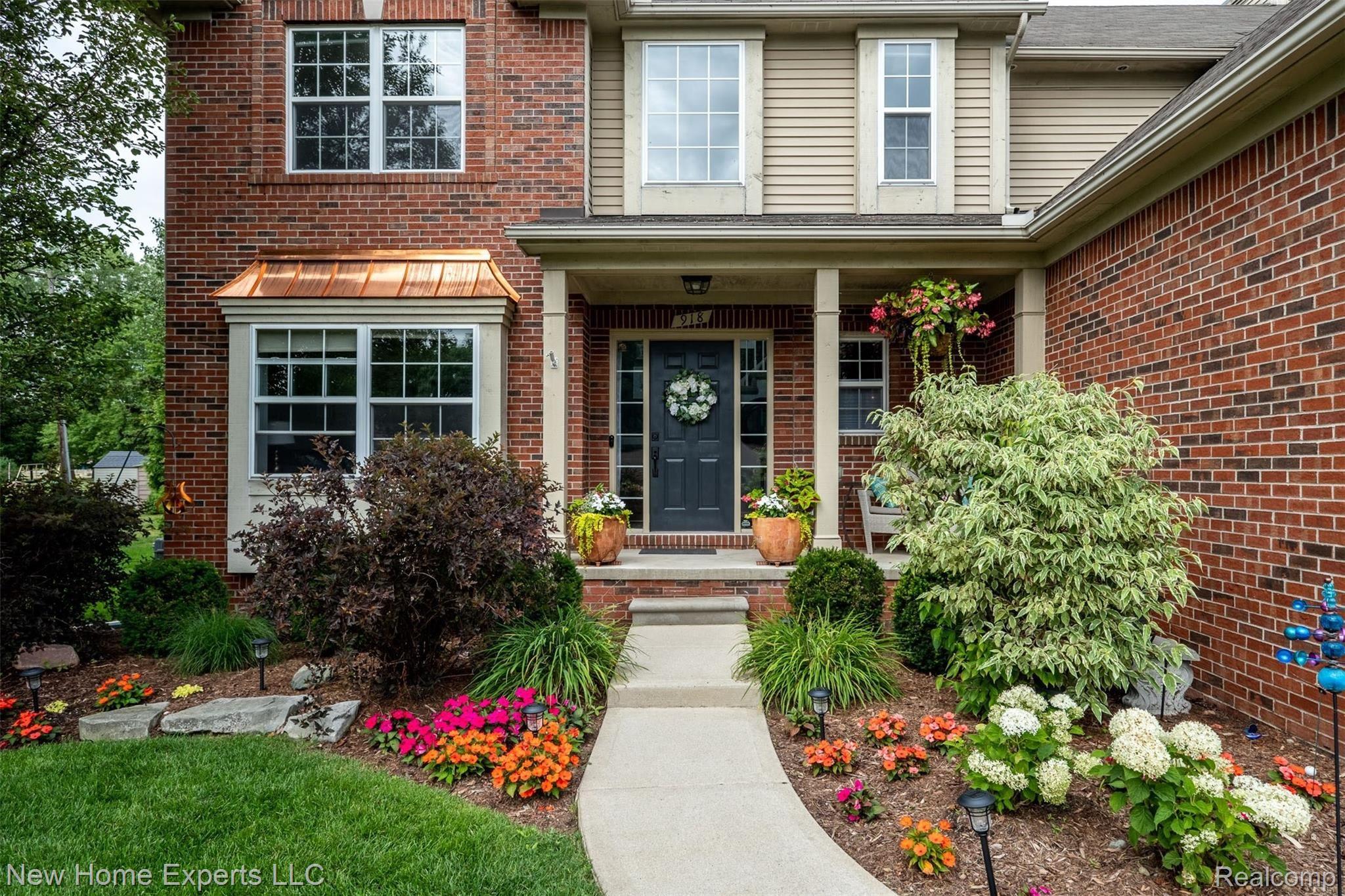 918 Bolinger Street Rochester, MI 48307 - Photo 3 of 44 918 Blonger St (4 of 53).jpg