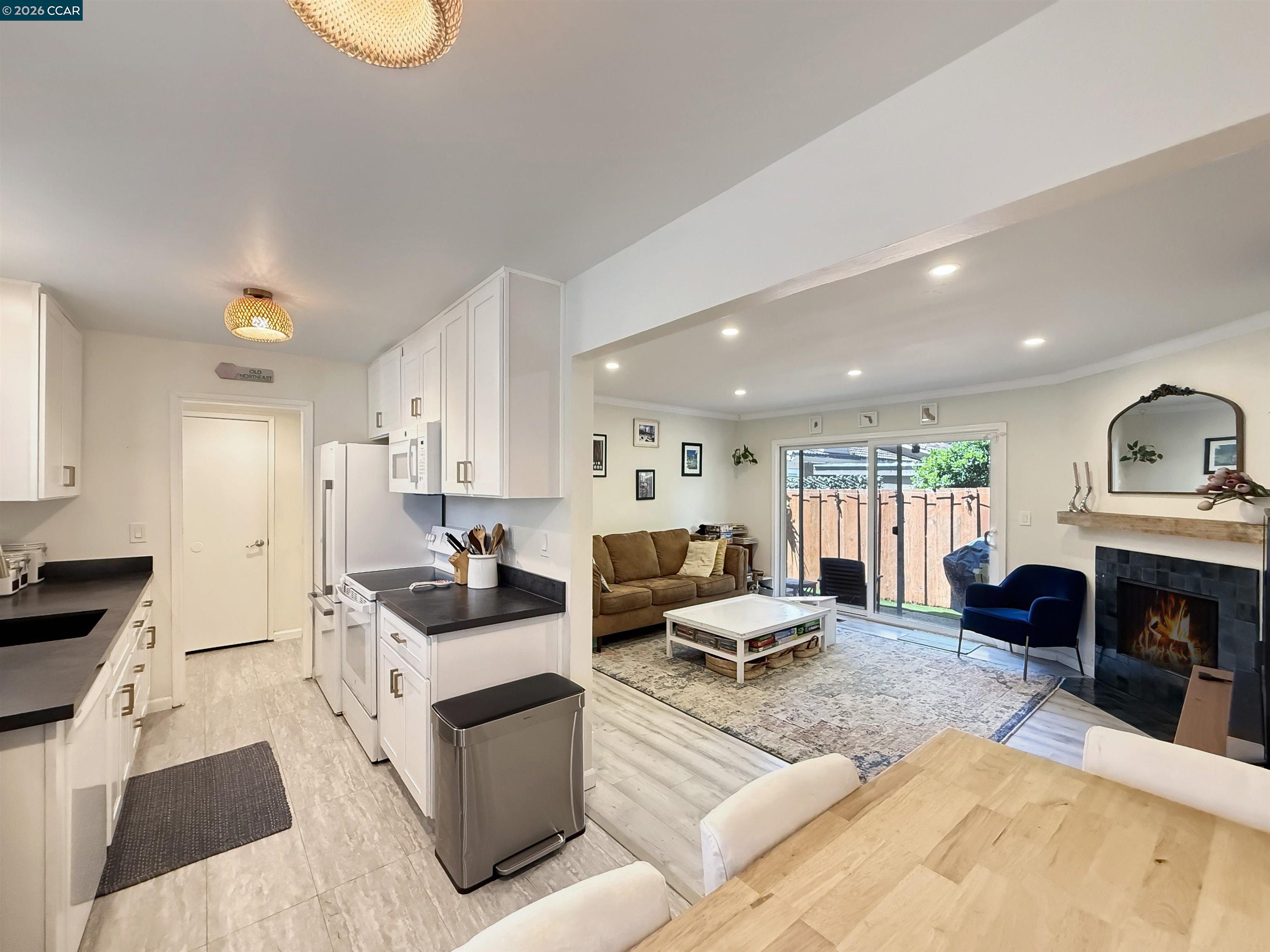 2548 Jones Road, Unit 10 Walnut Creek, CA 94597 - Photo 5 of 48